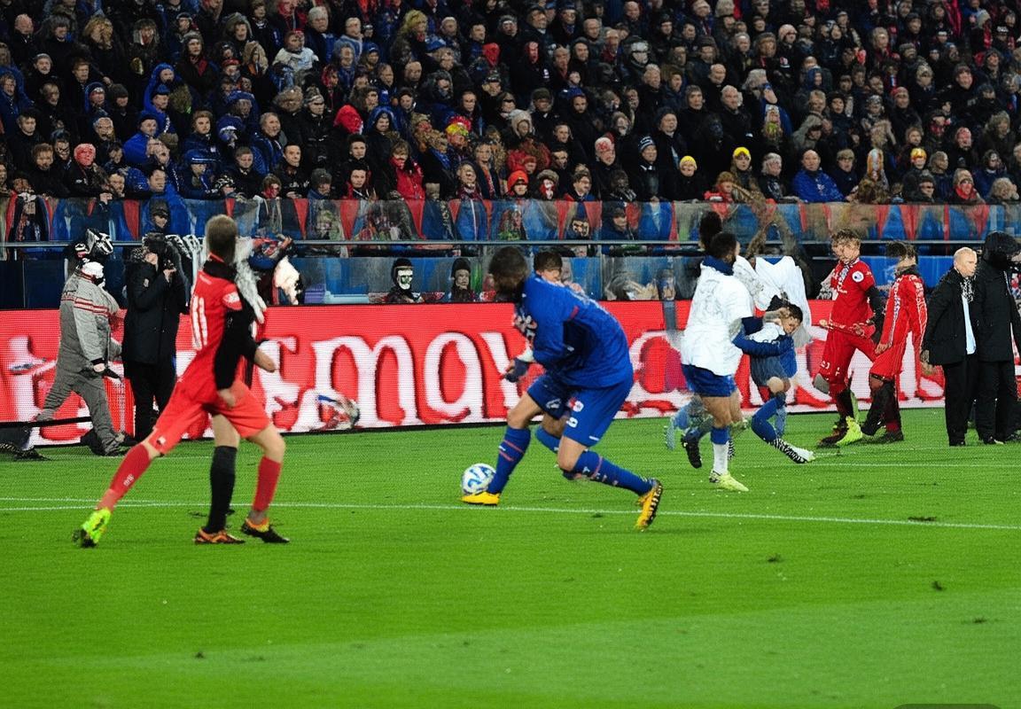 2018法甲经典对决：巴黎圣日耳曼VS里昂激情碰撞(图2)